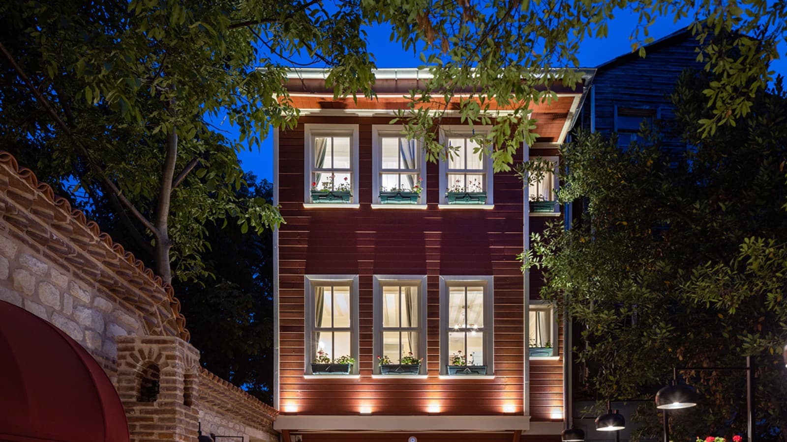 El patio del Hotel Turkish House en Estambul combina elementos estructurales y decorativos de diferentes épocas (© Hotel Turkish House) El patio del Hotel Turkish House en Estambul combina elementos estructurales y decorativos de diferentes épocas (© Hotel Turkish House)