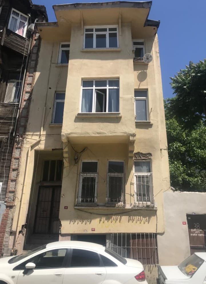 Antes y después: el edificio como era antes de la conversión (© Hotel Turkish House) Antes y después: el edificio como era antes de la conversión (© Hotel Turkish House)