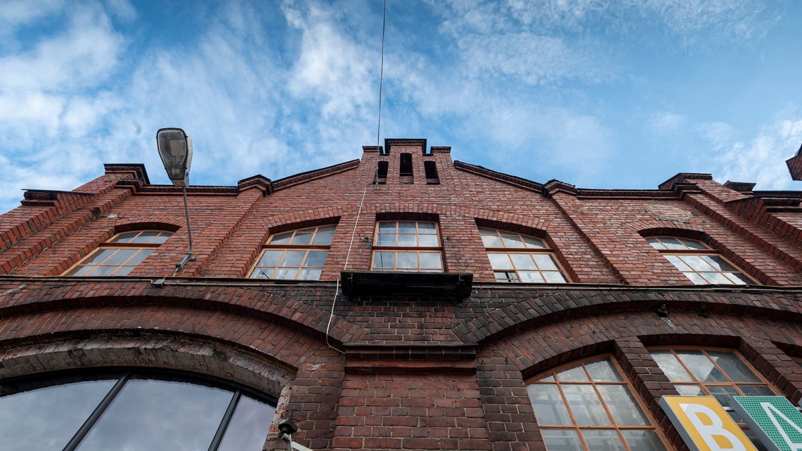 La fábrica de ferrocarriles catalogada como uno de los edificios industriales más famosos de Finlandia (© Kansallis Teatteri) La fábrica de ferrocarriles catalogada como uno de los edificios industriales más famosos de Finlandia (© Kansallis Teatteri)