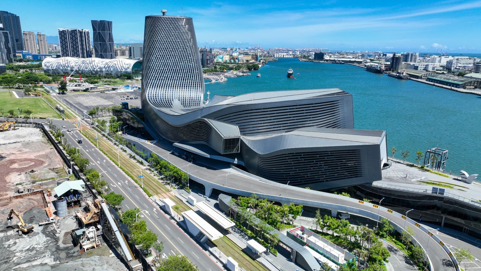 La terminal portuaria de Kaohsiung es un importante centro de transporte marítimo en Taiwán La terminal portuaria de Kaohsiung es un importante centro de transporte marítimo en Taiwán