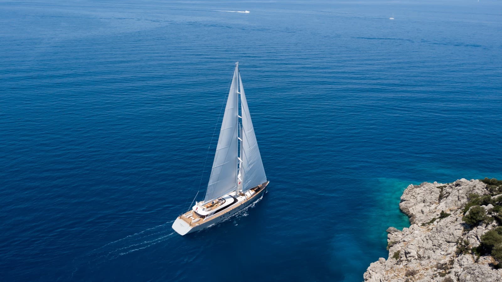 Un velero del astillero ADA Yachting en Bodrum navega por el Mediterráneo (© ADA Yachting) Un velero del astillero ADA Yachting en Bodrum navega por el Mediterráneo (© ADA Yachting)