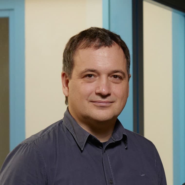 Ha diseñado uno de los primeros edificios de oficinas sostenibles en Eslovenia: el arquitecto Boris Bezan (© BAX studio) Ha diseñado uno de los primeros edificios de oficinas sostenibles en Eslovenia: el arquitecto Boris Bezan (© BAX studio)