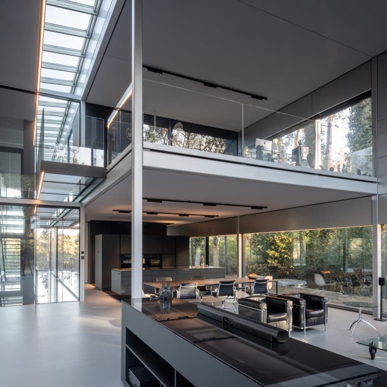 El edificio es casi completamente desmontable y reutilizable. (© Lucas van der Wee) El edificio es casi completamente desmontable y reutilizable. (© Lucas van der Wee)