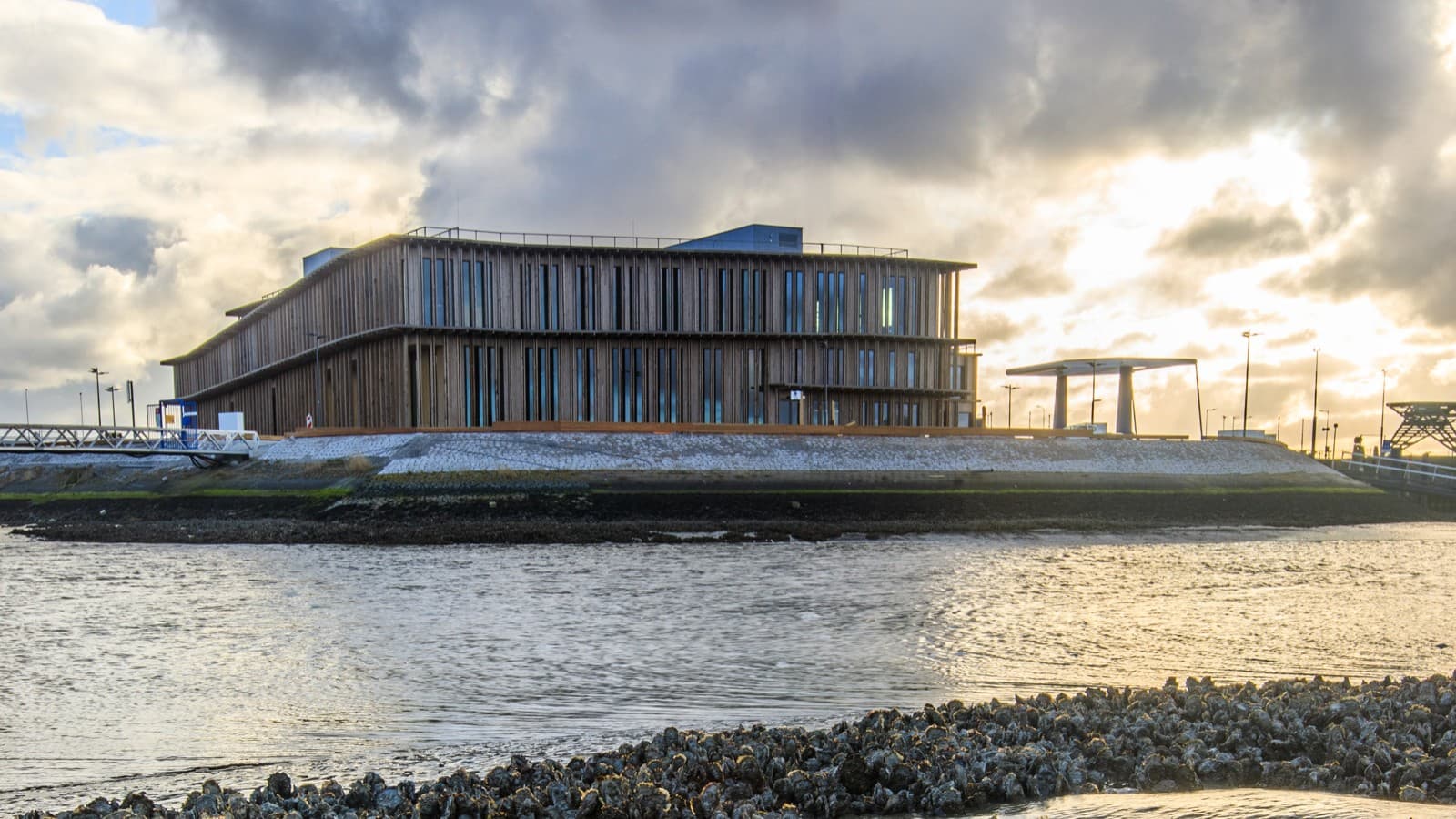El recién inaugurado Centro del Patrimonio Mundial del Mar de Wadden (© Tjeerd Visser/WEC) El recién inaugurado Centro del Patrimonio Mundial del Mar de Wadden (© Tjeerd Visser/WEC)
