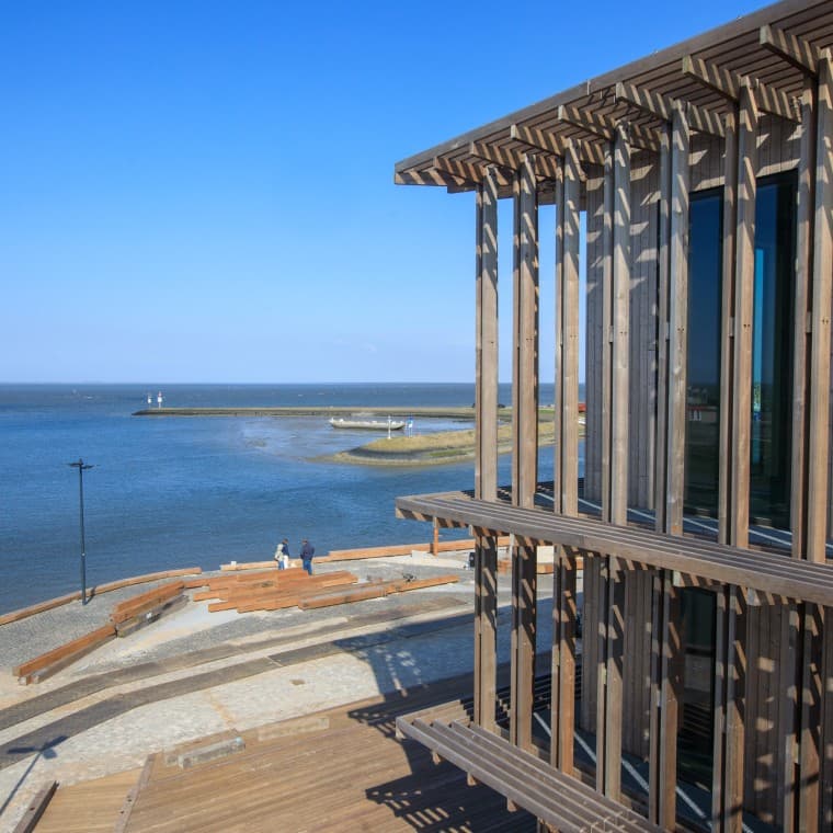 La famosa arquitecta danesa Dorte Mandrup diseñó el nuevo edificio para que resistiera las duras condiciones climáticas (© Tjeerd Visser). La famosa arquitecta danesa Dorte Mandrup diseñó el nuevo edificio para que resistiera las duras condiciones climáticas (© Tjeerd Visser).