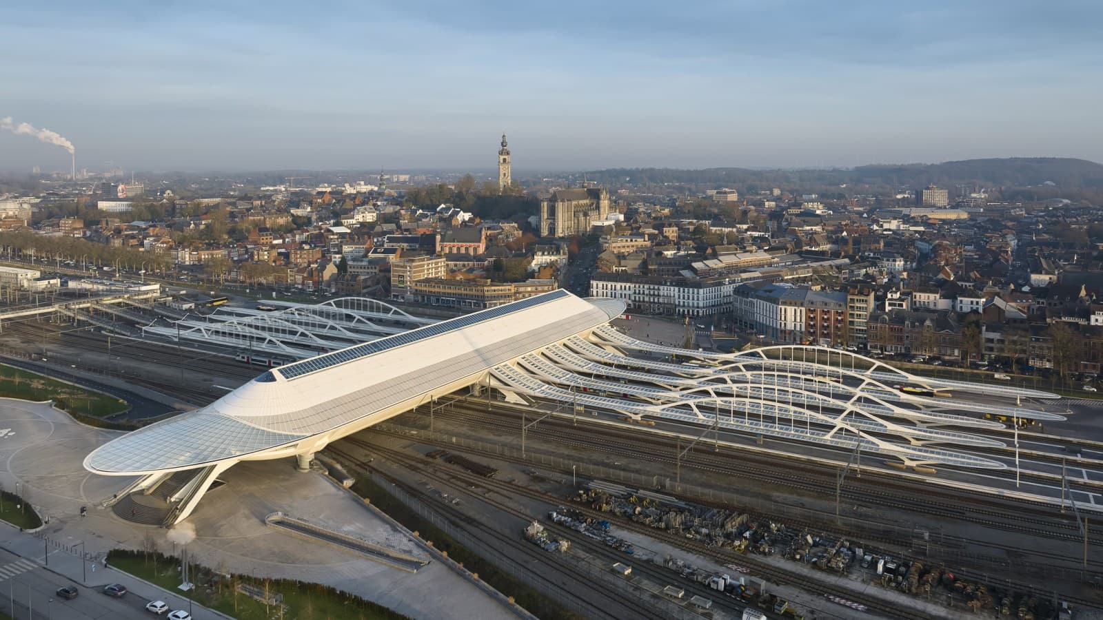 Vista aérea de la nueva estación de tren de Mons, Bélgica (© Oliver Schuh, Palladium Photodesign) Vista aérea de la nueva estación de tren de Mons, Bélgica (© Oliver Schuh, Palladium Photodesign)