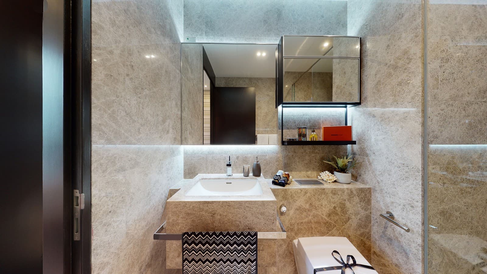 Los inodoros bidé Geberit AquaClean Sela ofrecen lujo adicional en los baños principales (© Guocoland Limited) Los inodoros bidé Geberit AquaClean Sela ofrecen lujo adicional en los baños principales (© Guocoland Limited)
