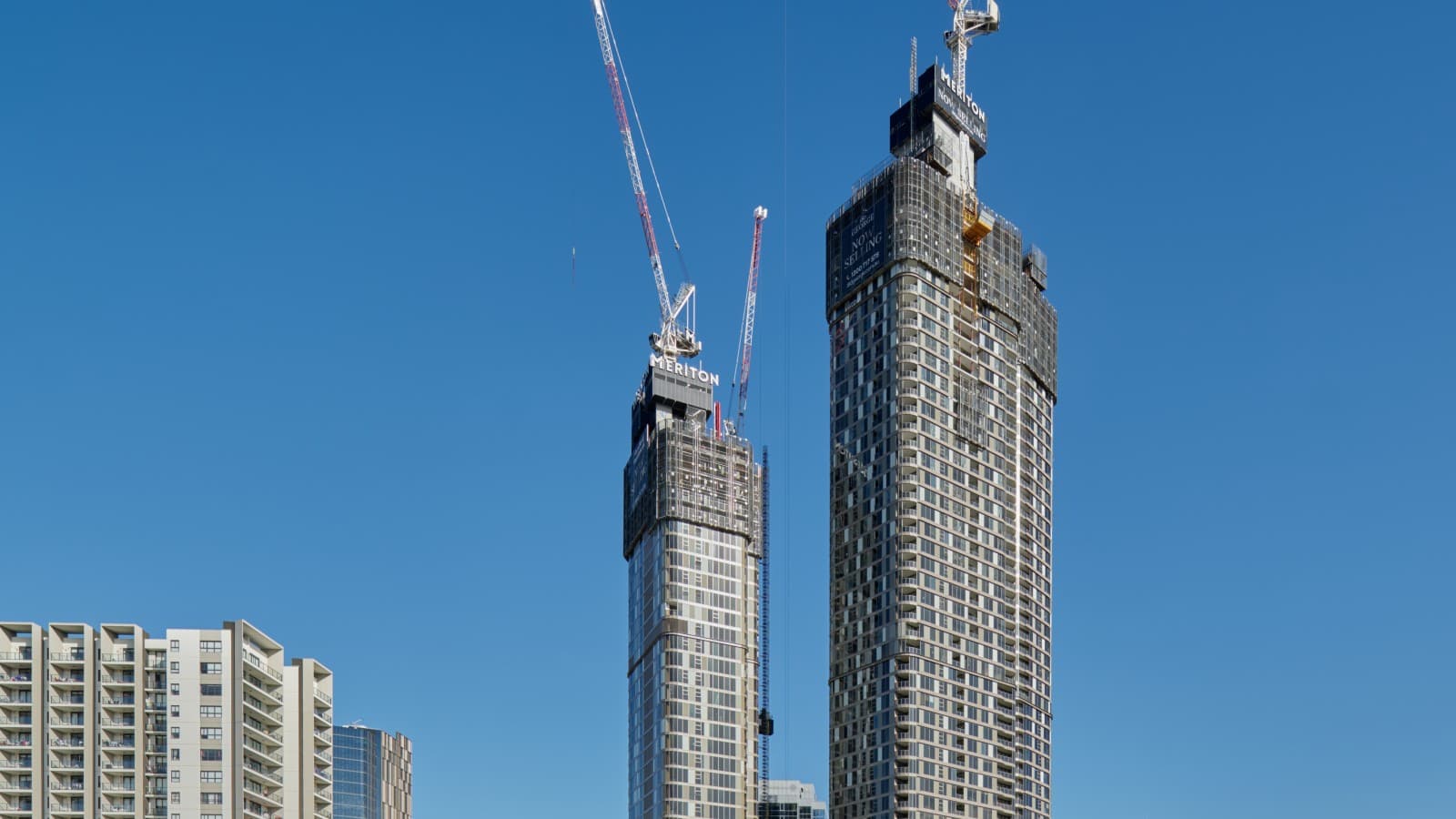 Las dos 180 George Towers anuncian la densificación de la conurbación de Sídney (© Michael Curwood & Adam Powell) Las dos 180 George Towers anuncian la densificación de la conurbación de Sídney (© Michael Curwood & Adam Powell)
