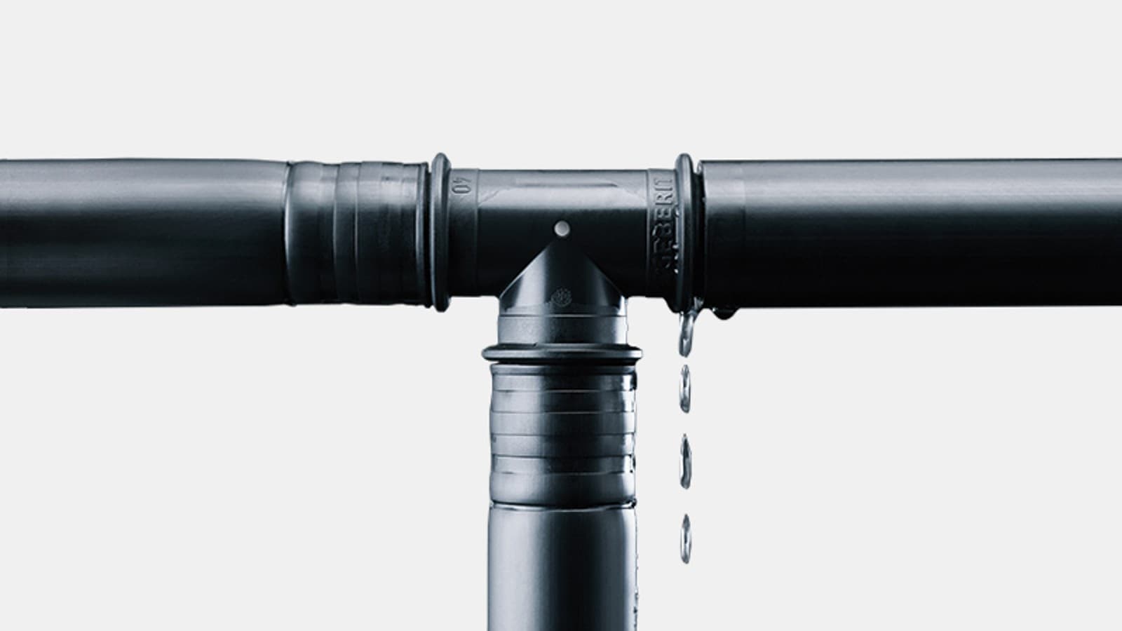 Los accesorios Geberit Mepla sin prensar se pueden identificar fácilmente durante la prueba de presión Los accesorios Geberit Mepla sin prensar se pueden identificar fácilmente durante la prueba de presión