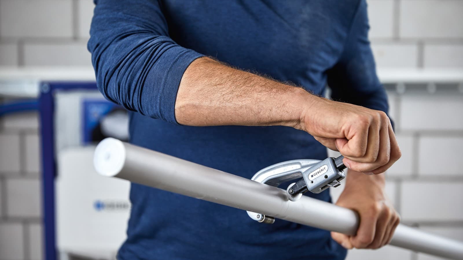 Cortar una tubería del sistema Geberit FlowFit a medida Cortar una tubería del sistema Geberit FlowFit a medida